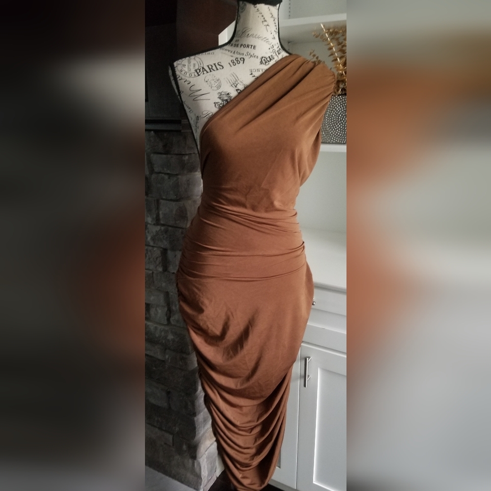 Elegant Brown One-Shoulder Dress
